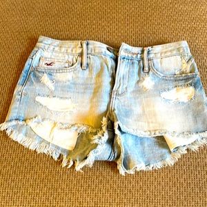 Hollister light wash distressed short shorts